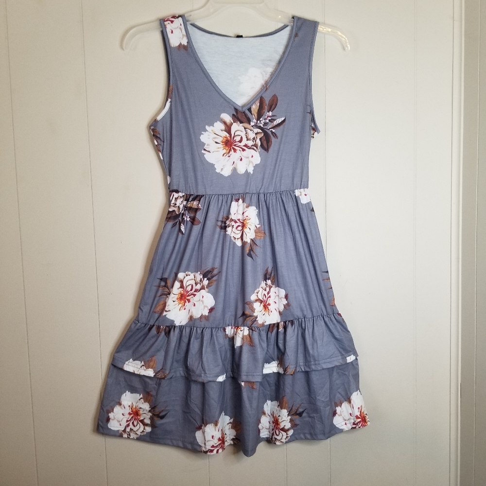NWT | Floral Sleeveless V neck Casual Dress